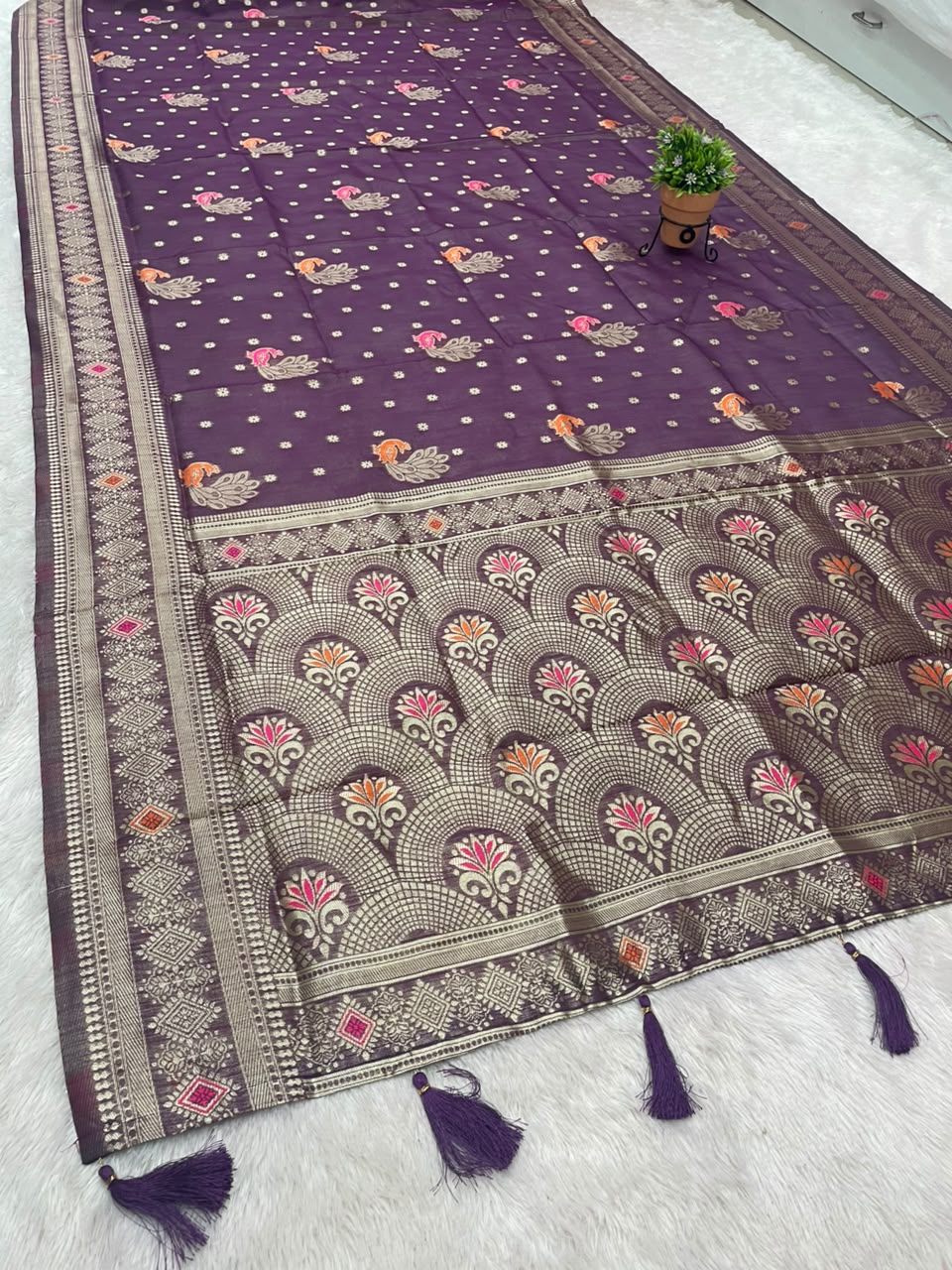 AJ-SAHELI COTTON SILK FABRIC SAREE WITH BEAUTIFUL RICH PALLU DESIGN WITH  BEAUTIFUL PRINT WITH BLOUSE