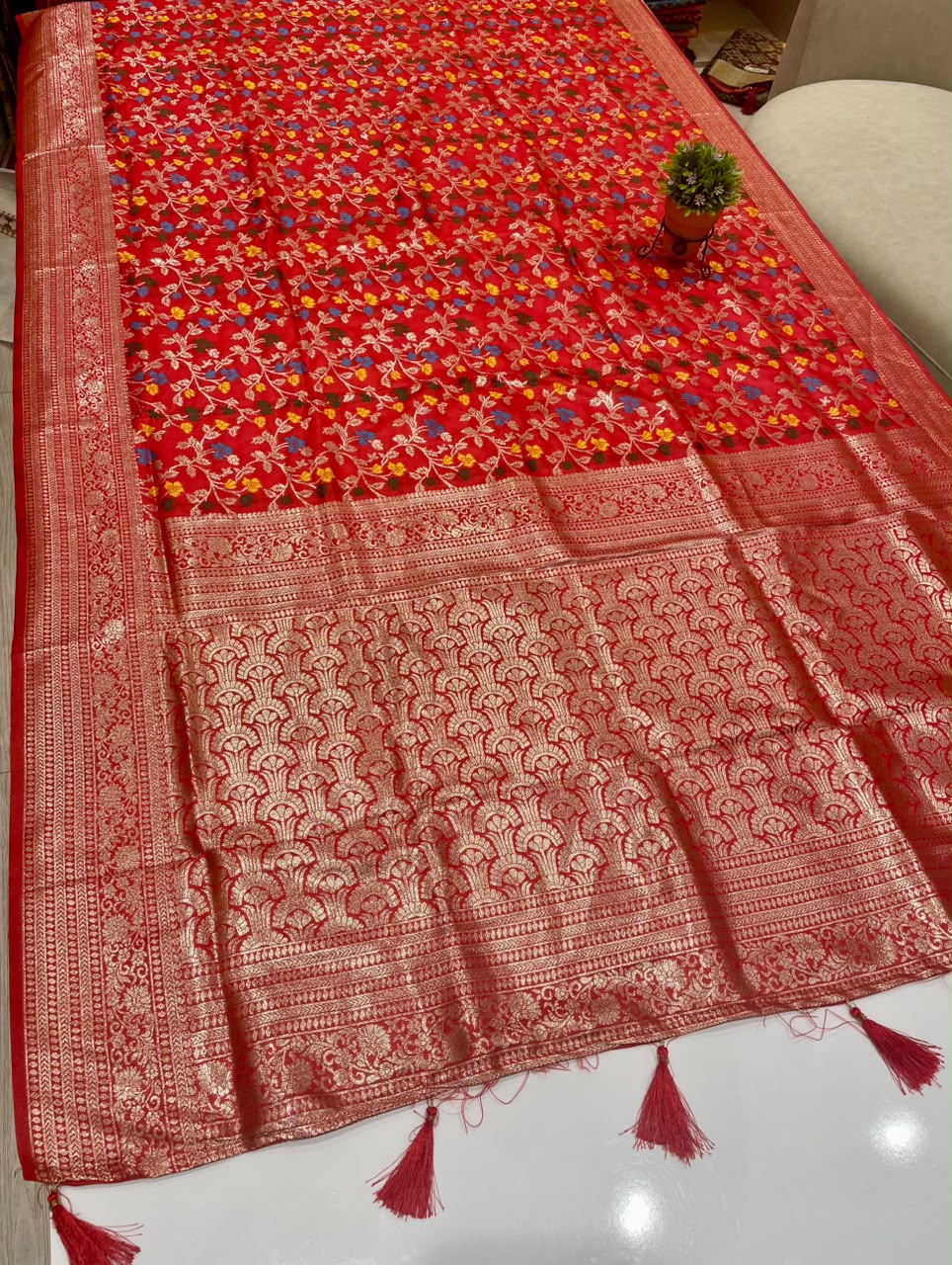 AJ-KALRAV SOFT SILK FABRIC SAREE WITH RICH PALLU DESIGN WITH MEENAKRI WORK WITH PIPING AND LATKAN WITH BLOUSE