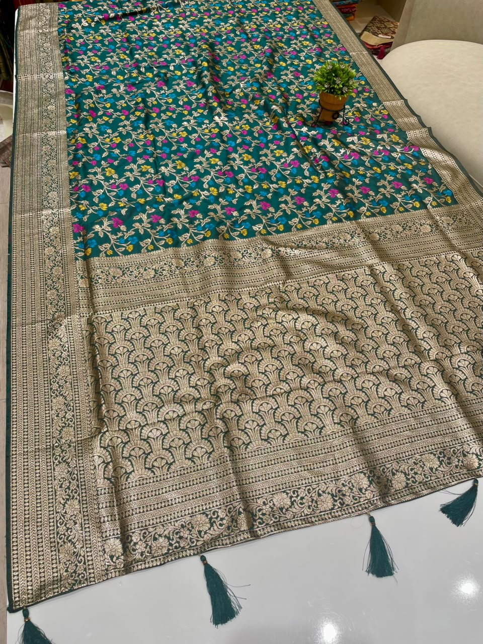 AJ-KALRAV SOFT SILK FABRIC SAREE WITH RICH PALLU DESIGN WITH MEENAKRI WORK WITH PIPING AND LATKAN WITH BLOUSE