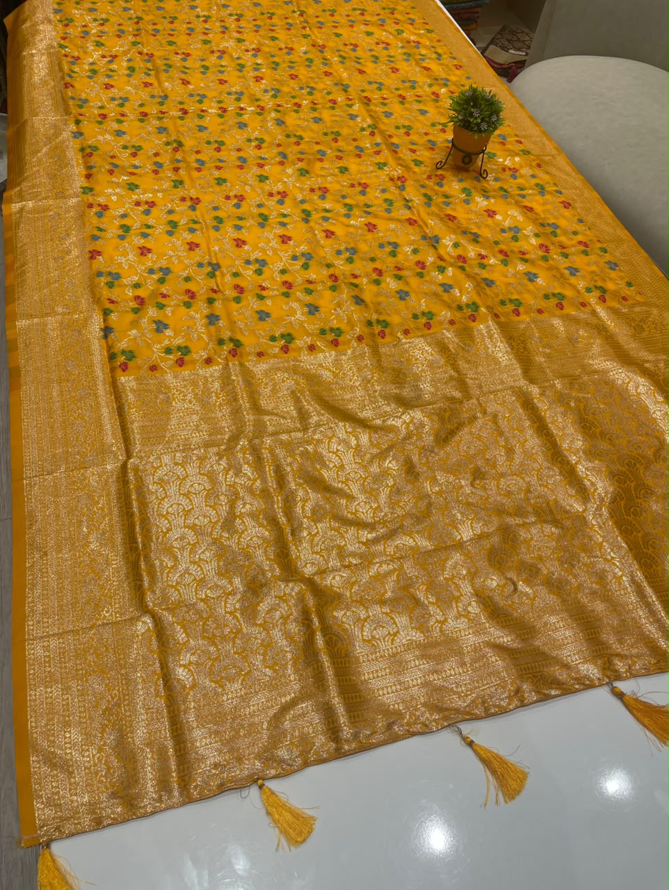 AJ-KALRAV SOFT SILK FABRIC SAREE WITH RICH PALLU DESIGN WITH MEENAKRI WORK WITH PIPING AND LATKAN WITH BLOUSE