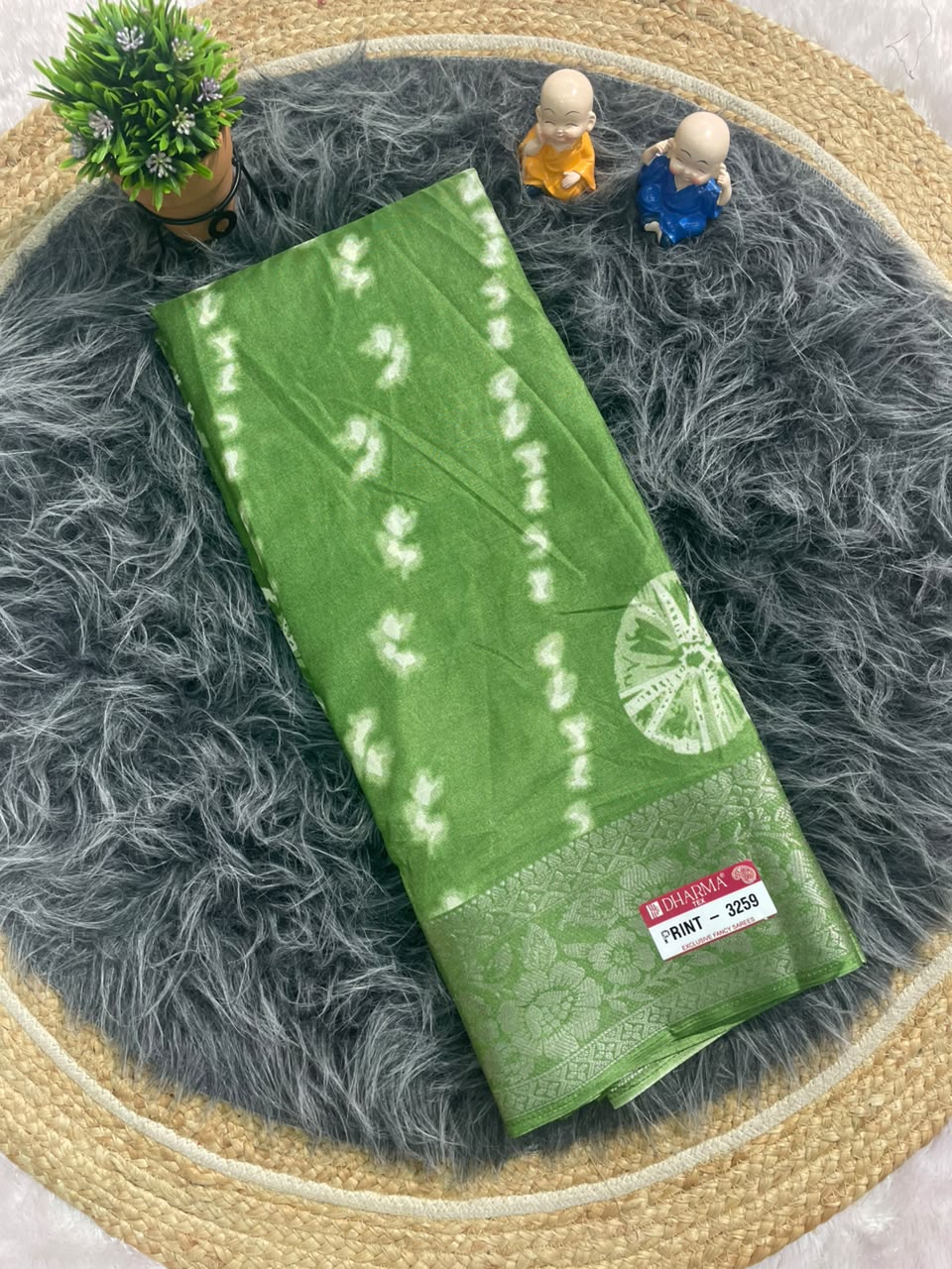 PRINT-3259 MARSHMALLOW FABRIC SAREE WITH  BEAUTIFUL PRINT ON PALLU AND SAREE WITH BLOUSE