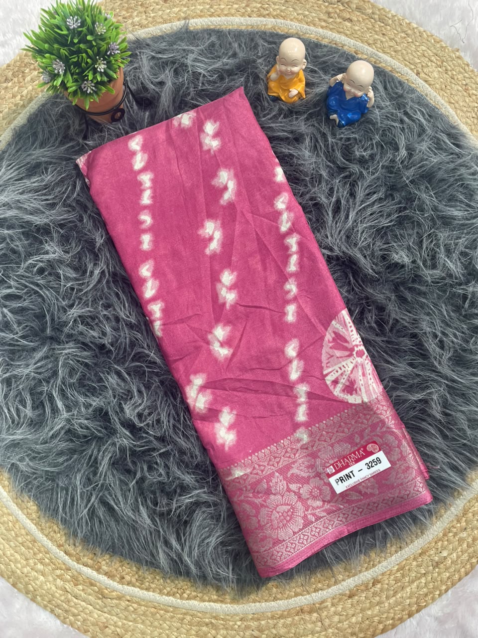 PRINT-3259 MARSHMALLOW FABRIC SAREE WITH  BEAUTIFUL PRINT ON PALLU AND SAREE WITH BLOUSE