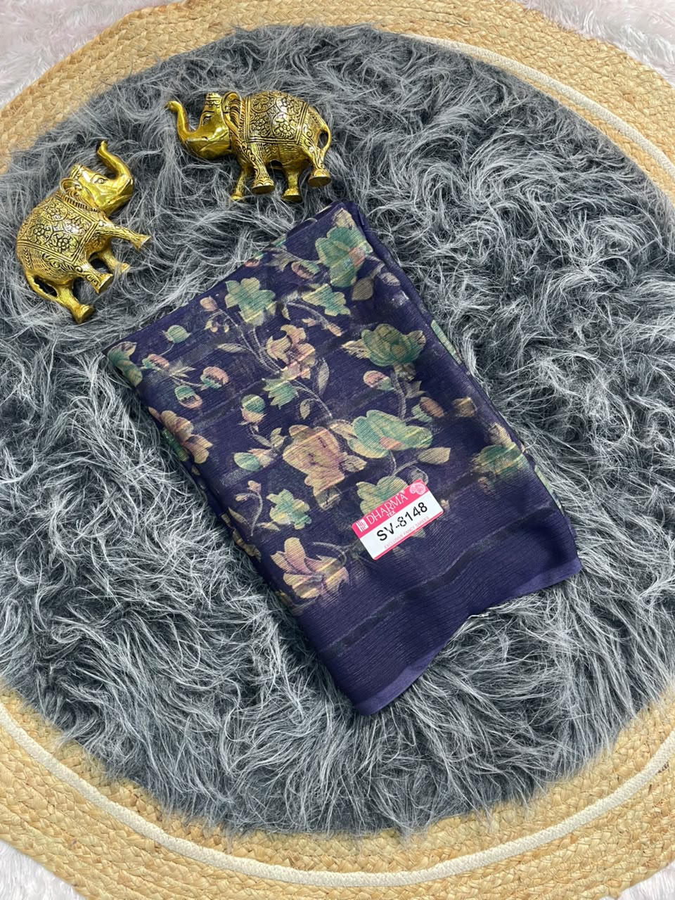 SV-8148  PATTERN FABRIC SAREE WITH RICH PALLU WITH BEAUTIFUL FLORAL DESIGN WITH ALL  OVER ON SAREE WITH BLOUSE