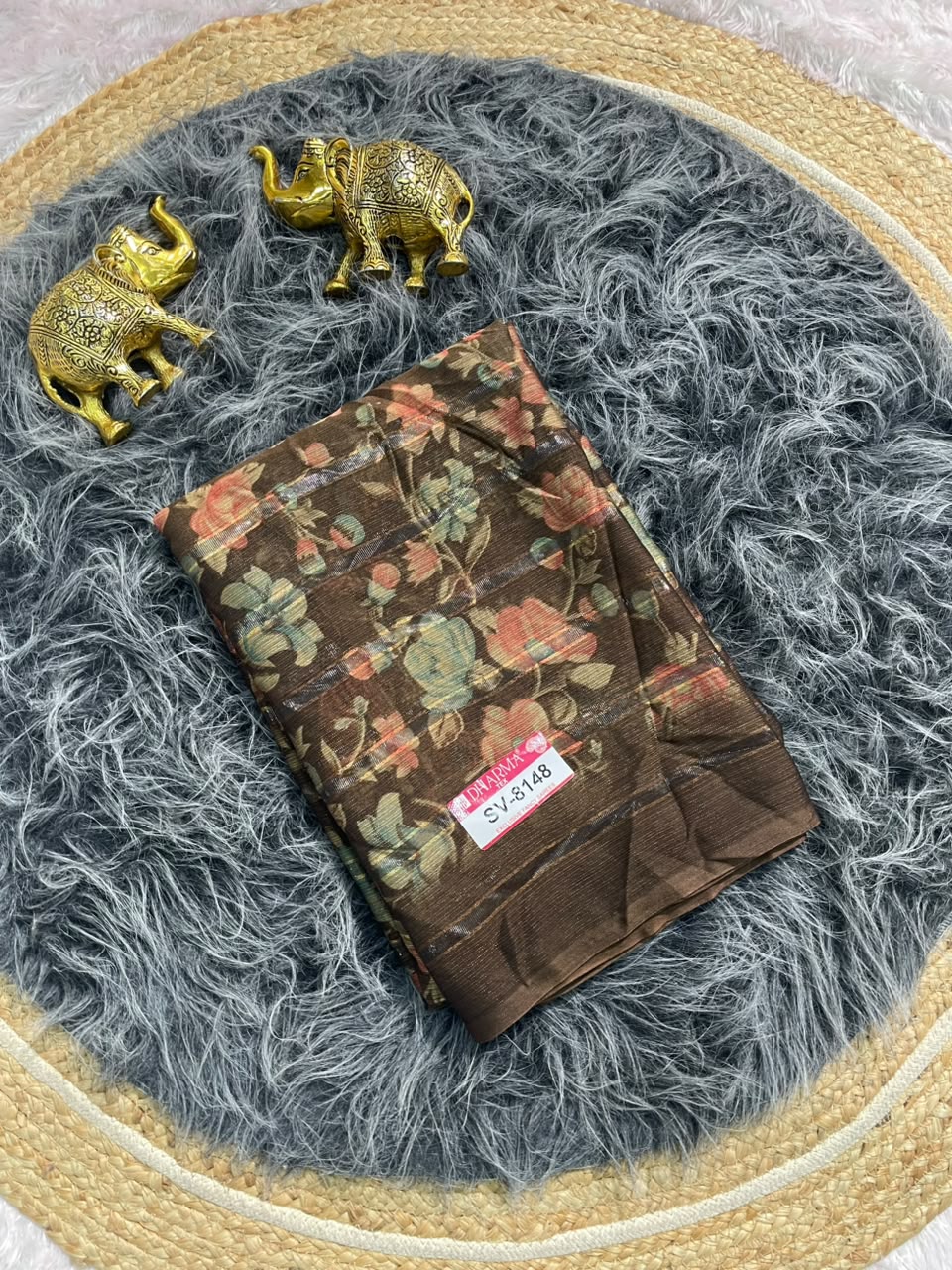 SV-8148  PATTERN FABRIC SAREE WITH RICH PALLU WITH BEAUTIFUL FLORAL DESIGN WITH ALL  OVER ON SAREE WITH BLOUSE