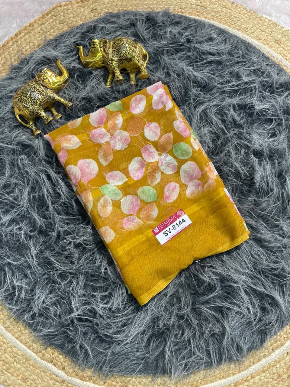 SV-8144 PATTERN FABRIC SAREE WITH BEAUTIFUL FLORAL PRINT ALL OVER ON SAREE WITH BLOUSE