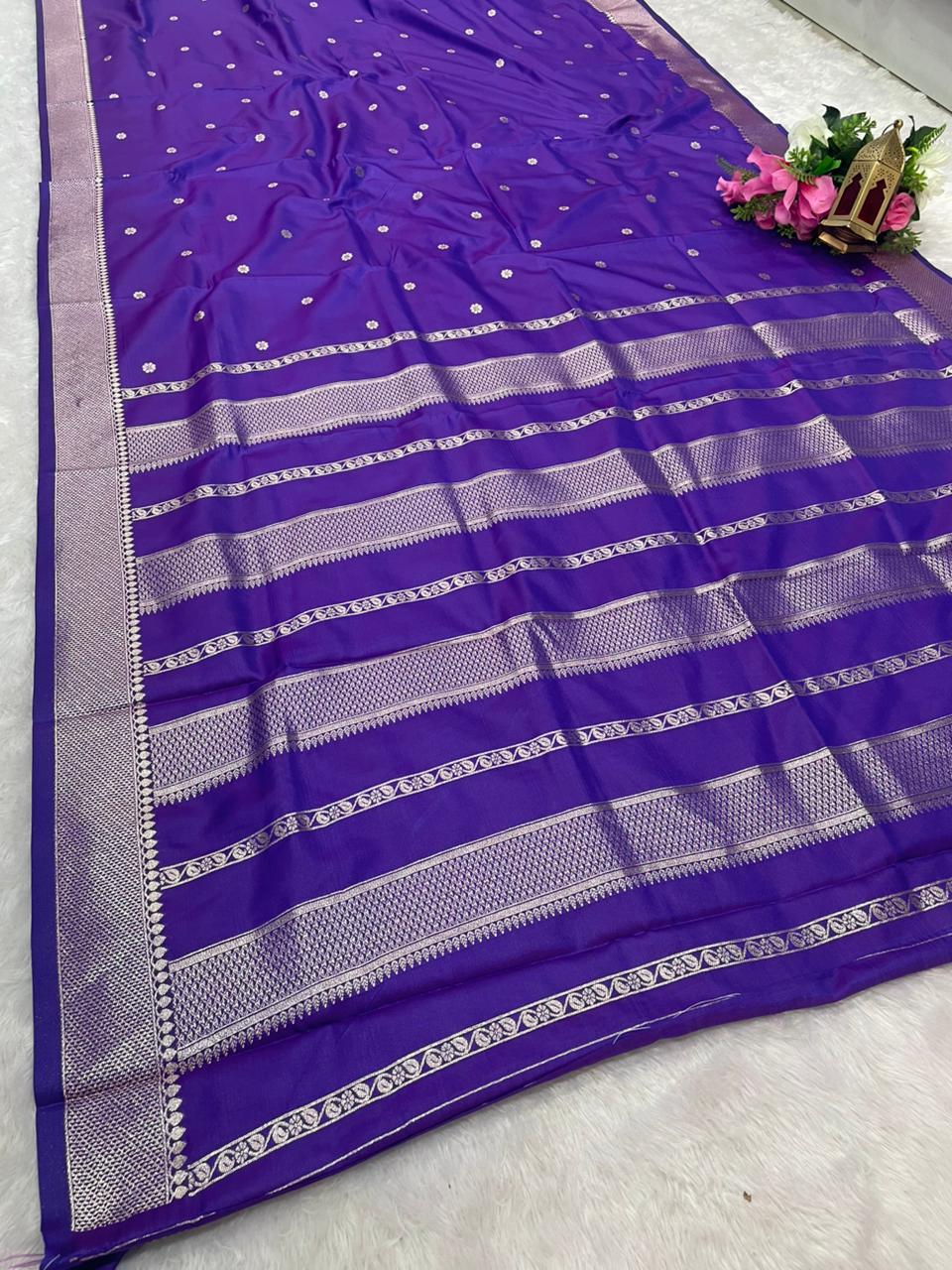 AJ-GREEN PARK PREMIUM SOFT SILK SAREE WITH RICH SILVER ZARI WEAVING WITH BUTTI ESIGN AND BEAUTIFUL PALLU DESIGN WITH BEAUTIFUL BLOUSE