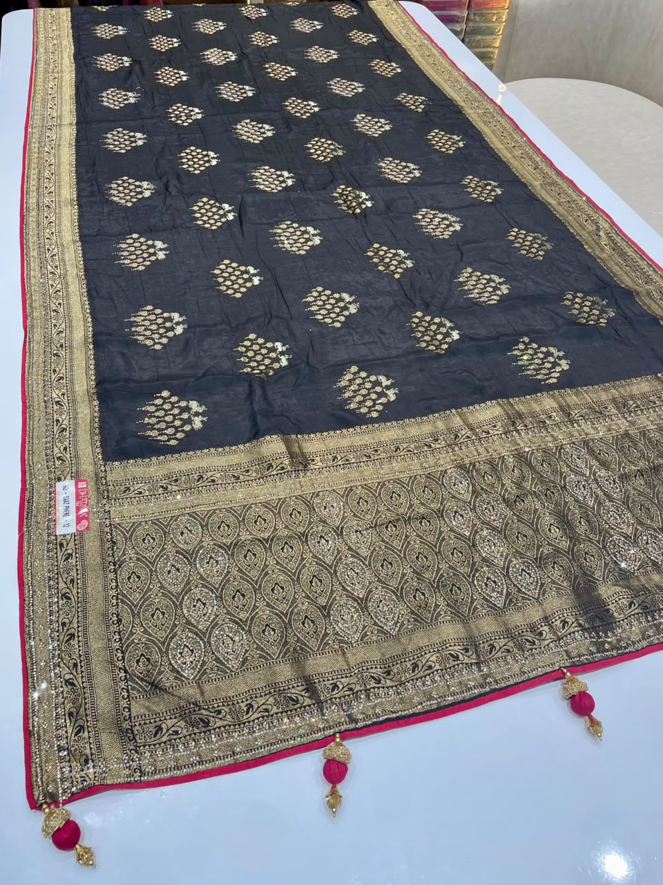 RD-SAAT PHERE-12 VISCOS SILK FABRIC SAREEW WITH BEAUTIFUL RICH PALLU DESIGN WITH PIPING AND LATKAN WITH CONTRAST BLOUSE