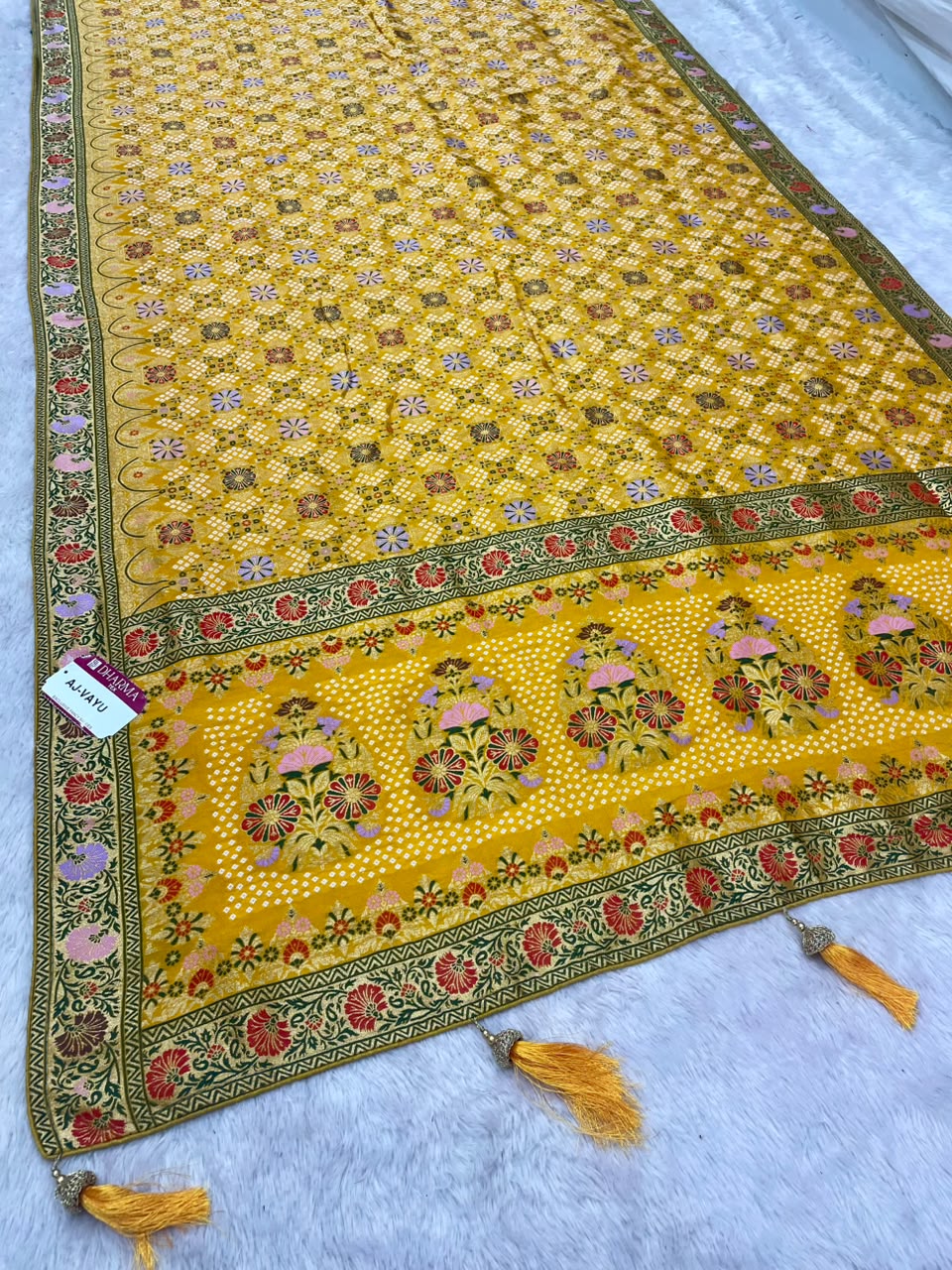 AJ-VAYU GEORGETTE FABRIC SAREE WITH RICH PALLU DEISGN WITH MEENAKARI WORK WITH HEAVY DESIGN ALL OVERON SAREE WITH PIPING AND TASSELS WITH BLOUSE