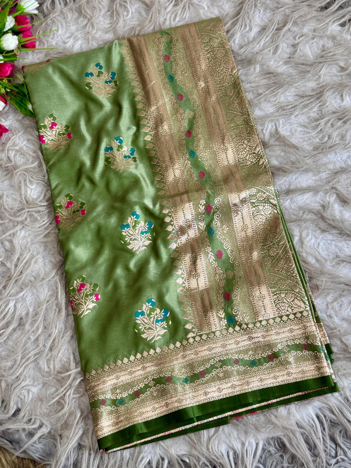 SA-5109 SATIN SILK FABRIC SAREE WITH RICH JACQUARD ZARI WEAVING PALLU WITH HEAVY TRADITIONAL ZARI WOVEN BORDER AND RICH GOLD ZARI WEAVING WITH COLORFUL BUTTI DESIGN