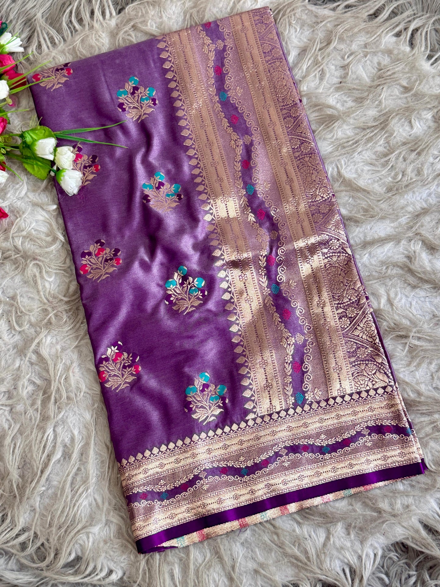 SA-5109 SATIN SILK FABRIC SAREE WITH RICH JACQUARD ZARI WEAVING PALLU WITH HEAVY TRADITIONAL ZARI WOVEN BORDER AND RICH GOLD ZARI WEAVING WITH COLORFUL BUTTI DESIGN