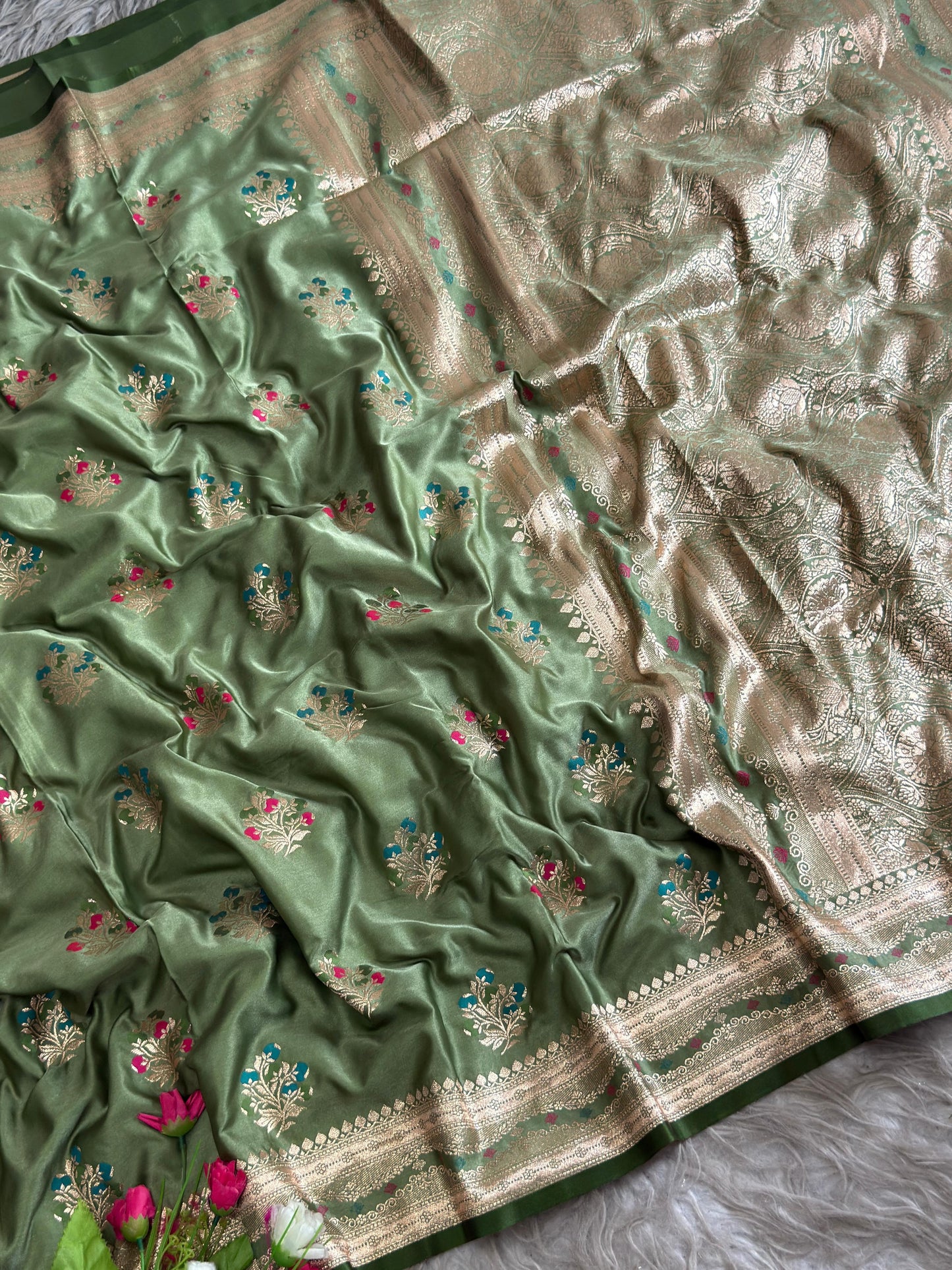 SA-5109 SATIN SILK FABRIC SAREE WITH RICH JACQUARD ZARI WEAVING PALLU WITH HEAVY TRADITIONAL ZARI WOVEN BORDER AND RICH GOLD ZARI WEAVING WITH COLORFUL BUTTI DESIGN