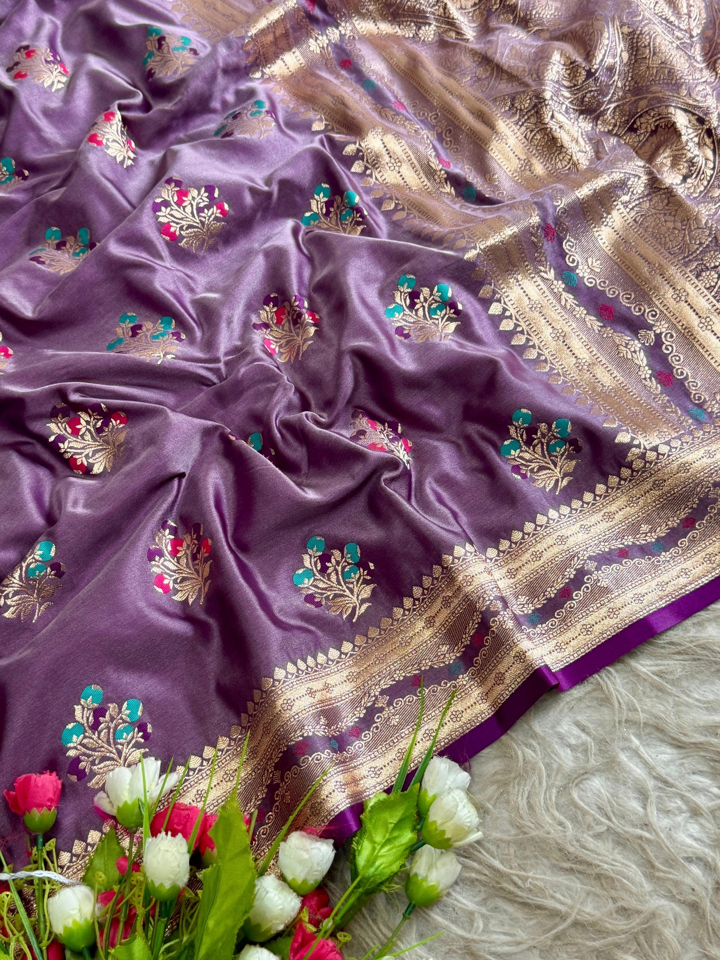 SA-5109 SATIN SILK FABRIC SAREE WITH RICH JACQUARD ZARI WEAVING PALLU WITH HEAVY TRADITIONAL ZARI WOVEN BORDER AND RICH GOLD ZARI WEAVING WITH COLORFUL BUTTI DESIGN