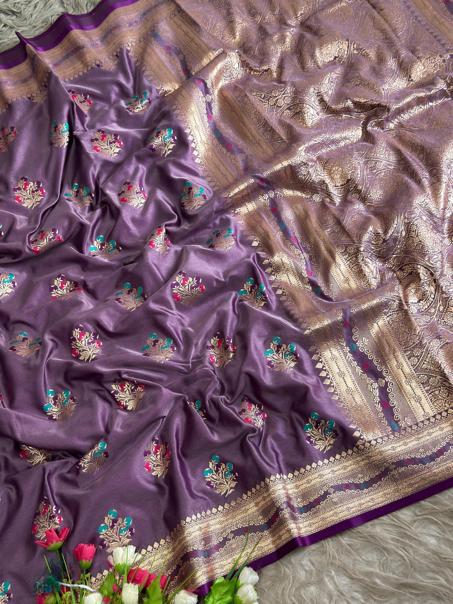 SA-5109 SATIN SILK FABRIC SAREE WITH RICH JACQUARD ZARI WEAVING PALLU WITH HEAVY TRADITIONAL ZARI WOVEN BORDER AND RICH GOLD ZARI WEAVING WITH COLORFUL BUTTI DESIGN