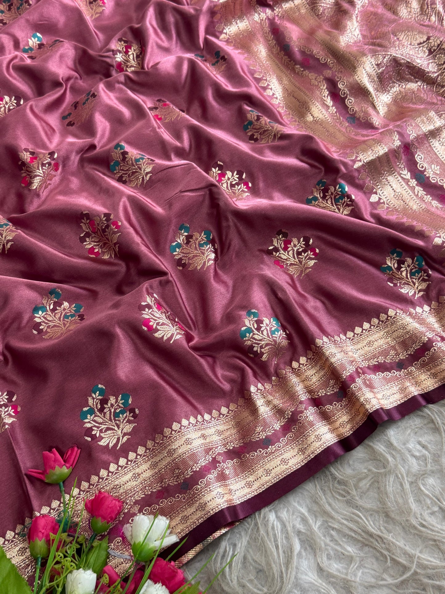 SA-5109 SATIN SILK FABRIC SAREE WITH RICH JACQUARD ZARI WEAVING PALLU WITH HEAVY TRADITIONAL ZARI WOVEN BORDER AND RICH GOLD ZARI WEAVING WITH COLORFUL BUTTI DESIGN