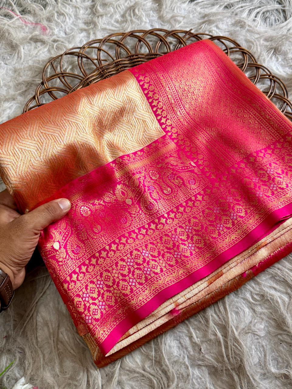 SA-5110 TISSUE SILK FABRIC SAREE WITH RICH JACQUARD ZARI WEAVING PALLU AND HEAVY CONTRAST ZARI WOVEN BORDER WITH RICH GOLD ZARI WEAVING