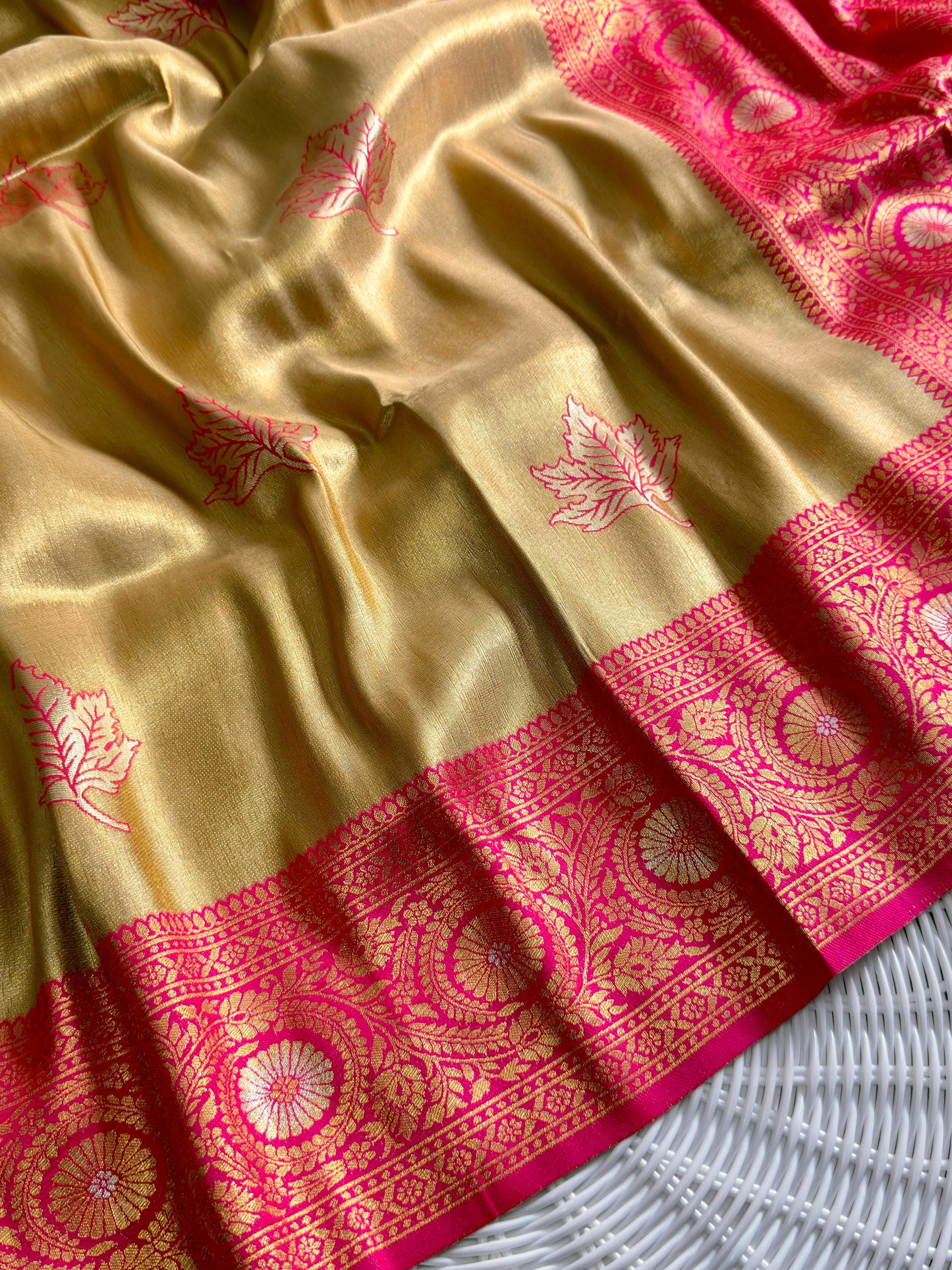 SA-5111 TISSUE SILK FABRIC SAREE WITH RICH JACQUARD ZARI WEAVING PALLU WITH  HEAVY CONTRAST ZARI WOVEN BORDER WITH LEGANT GOLD ZARI LEAF BUTTI WEAVING