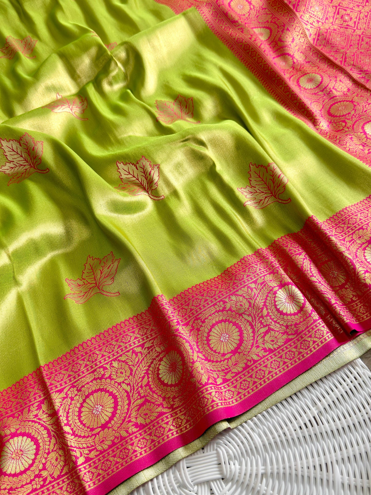 SA-5111 TISSUE SILK FABRIC SAREE WITH RICH JACQUARD ZARI WEAVING PALLU WITH  HEAVY CONTRAST ZARI WOVEN BORDER WITH LEGANT GOLD ZARI LEAF BUTTI WEAVING