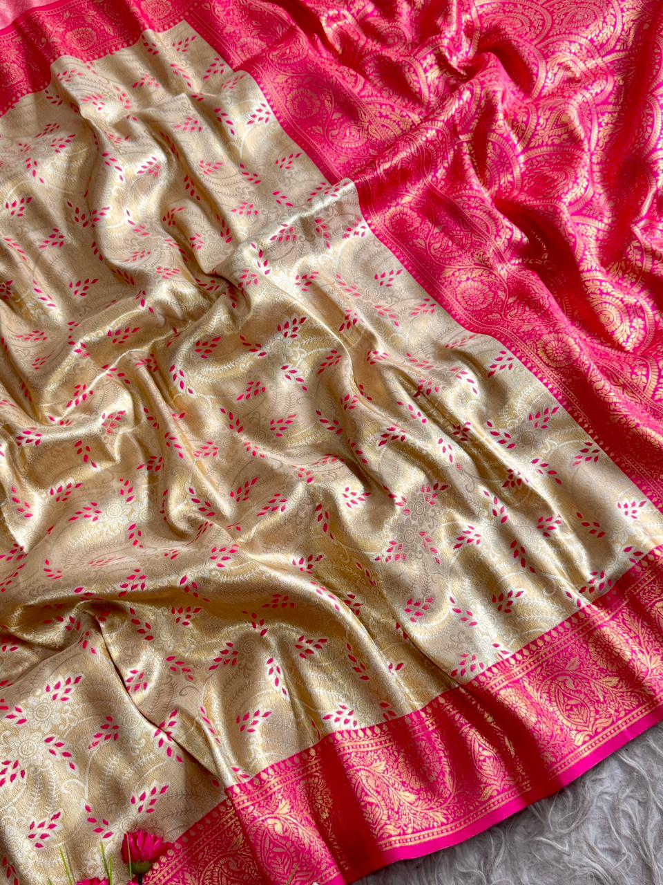 SA-5113 TISSUE SILK FABRIC SAREE WITH RICH FLORAL GOLD ZARI WEAVING AND RICH JACQUARD ZARI WEAVING PALLU WITH HEAVY CONTRAST ZARI WOVEN BORDER