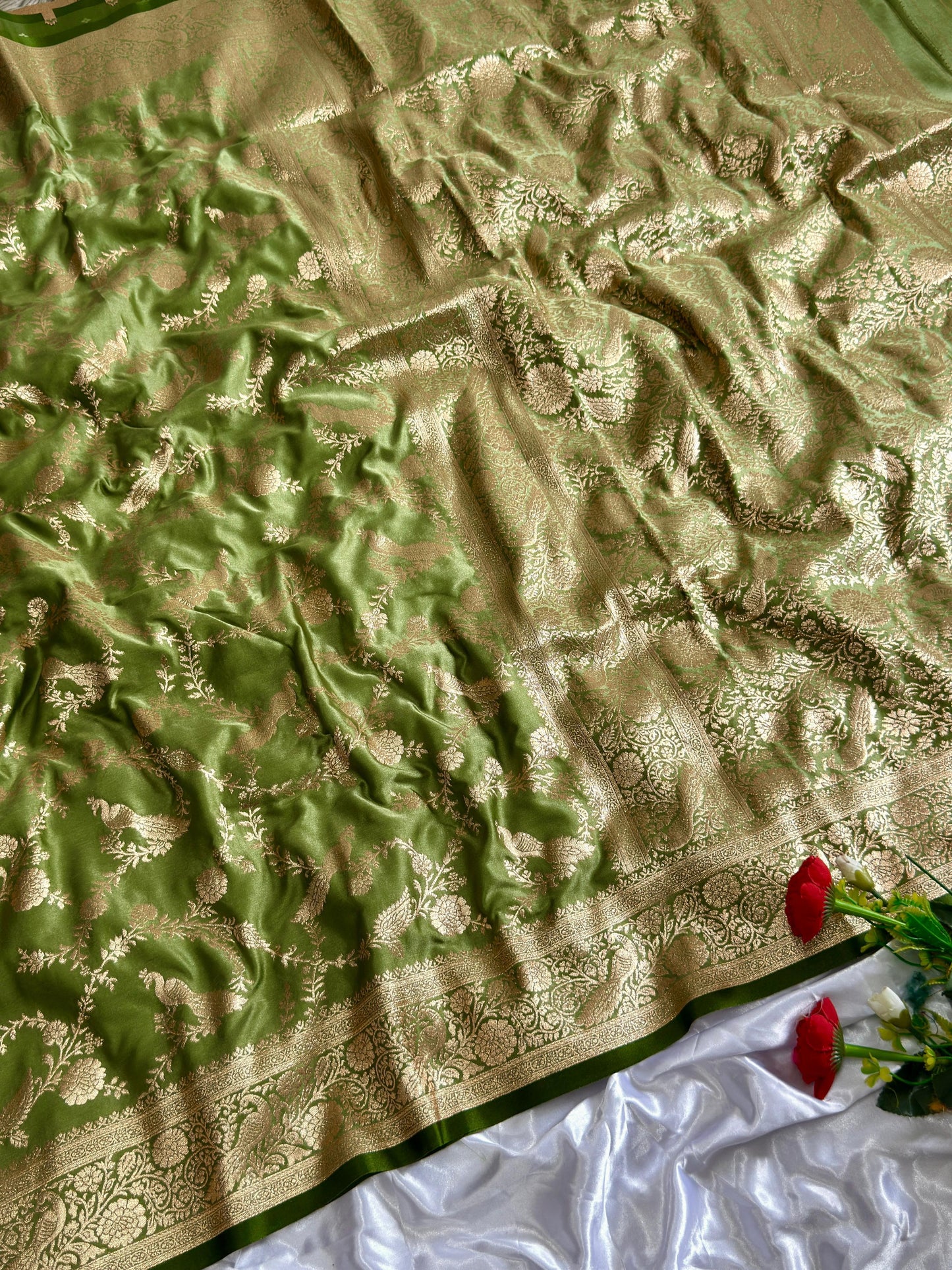 SA-5116 SOFT SILK FABRIC SAREE WITH HEAVY JHAL WORK DESIGN WITH HEAVY RICH ZARI WOVEN DESIGNER BORDER AND ALL-OVER GOLDEN ZARI FLORAL & PEACOCK DESIGN WITH BLOUSE