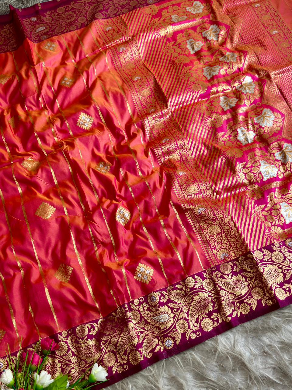 SA-5118 SOFT SILK FABRIC SAREE WITH RICH GOLD ZARI WOVEN WITH ELEGANT BUTTI WITH VERTICAL ZARI STRIPES AND HEAVY CONTRAST BLUE PAISLEY & FLORAL ZARI BORDER