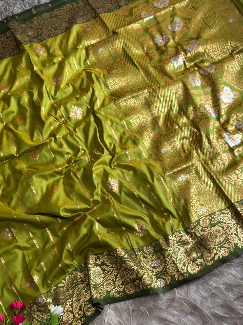 SA-5118 SOFT SILK FABRIC SAREE WITH RICH GOLD ZARI WOVEN WITH ELEGANT BUTTI WITH VERTICAL ZARI STRIPES AND HEAVY CONTRAST BLUE PAISLEY & FLORAL ZARI BORDER