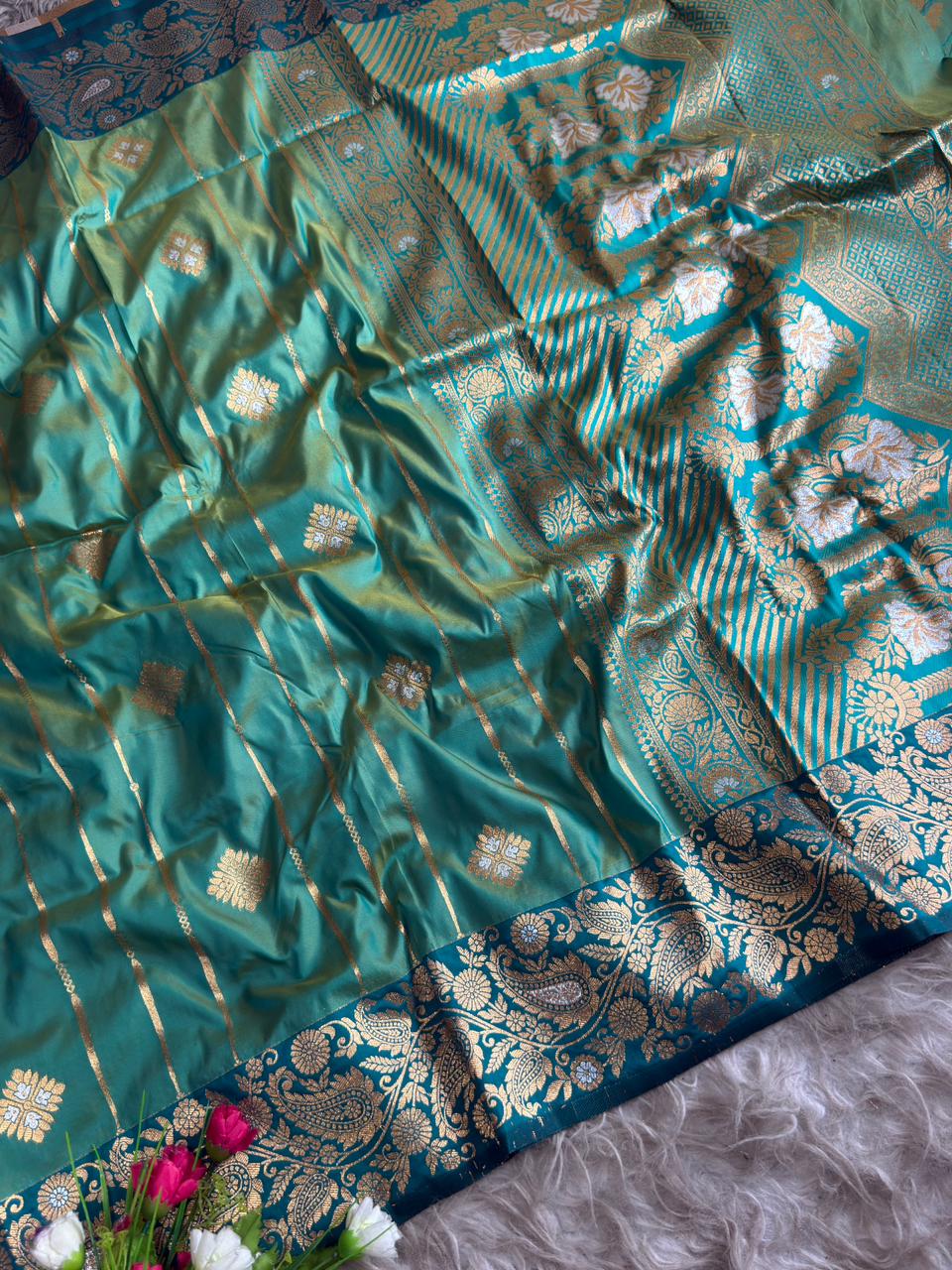 SA-5118 SOFT SILK FABRIC SAREE WITH RICH GOLD ZARI WOVEN WITH ELEGANT BUTTI WITH VERTICAL ZARI STRIPES AND HEAVY CONTRAST BLUE PAISLEY & FLORAL ZARI BORDER
