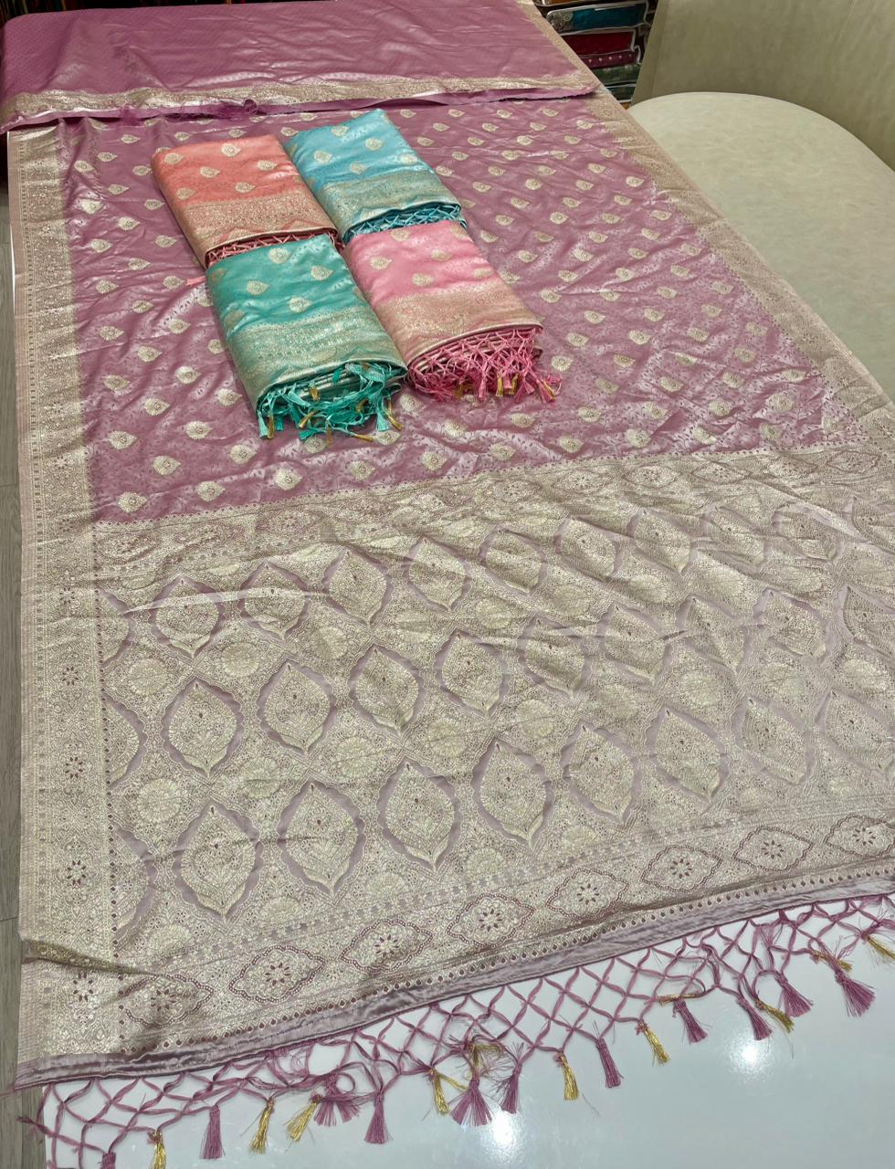 AJ-TRUSHA INDIANA SILK FABRIC SAREE WITH BEAUTIFUL RICH PALLU DESIGN WITH HEAVY ZARI WORK WITH PIPING AND LATKAN WITH BLOUSE
