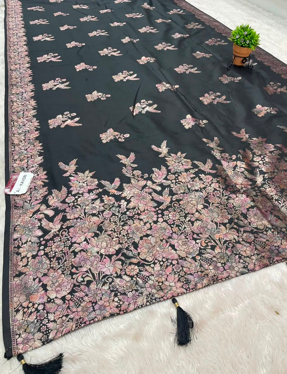 AJ-KAVERI SOFT SILK FABRIC SAREE WITH HEAVY RICH PALU DESIGN WITH BEAUTIFUL FLORAL PRINT ALL OVER ON SAREE WITH TASSELS