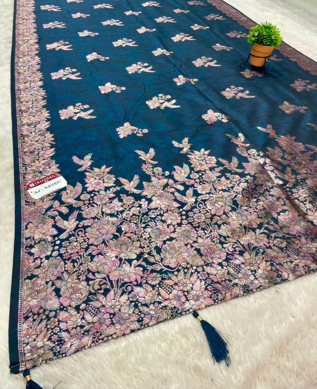 AJ-KAVERI SOFT SILK FABRIC SAREE WITH HEAVY RICH PALU DESIGN WITH BEAUTIFUL FLORAL PRINT ALL OVER ON SAREE WITH TASSELS