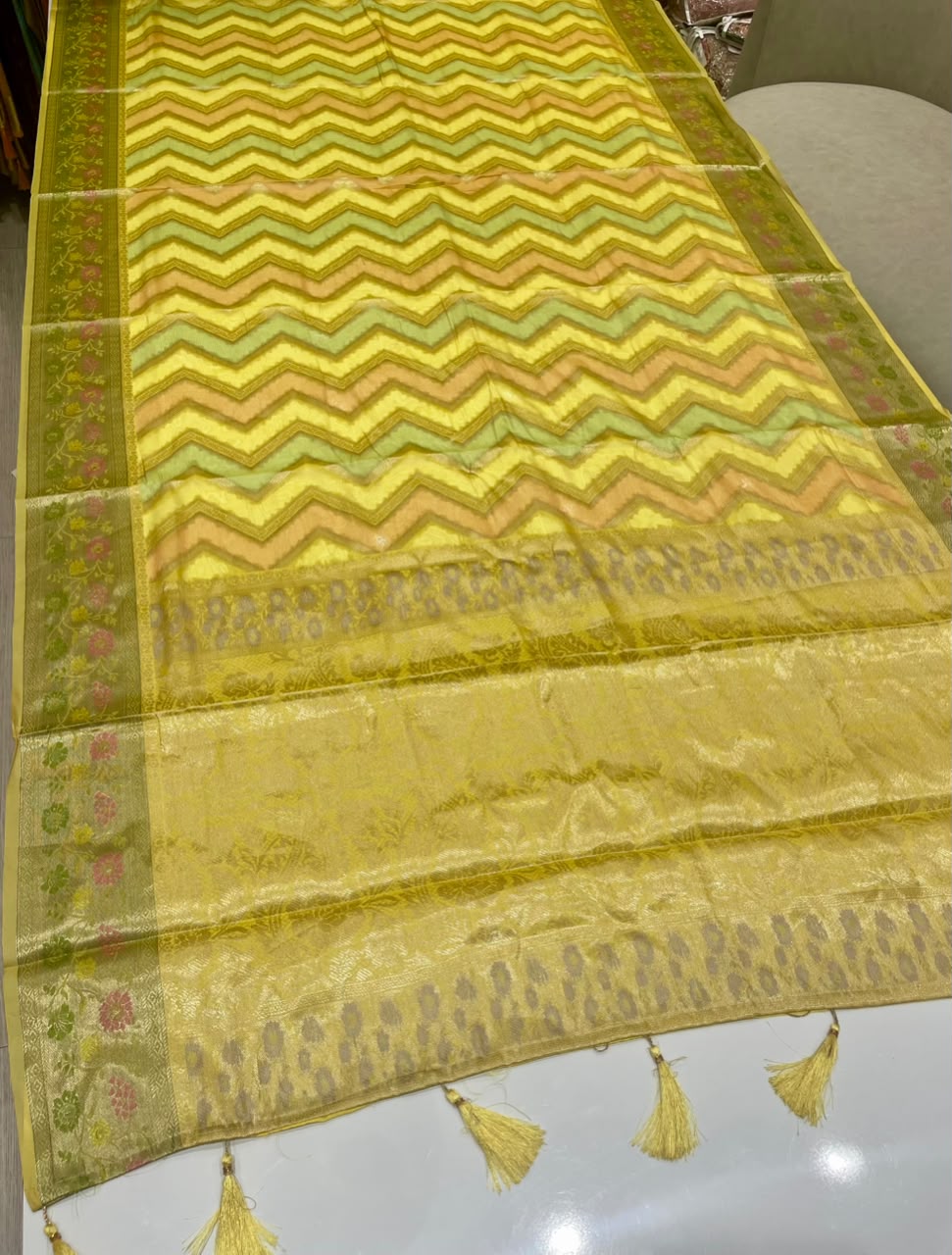 AJ-LAVANYA FANCY FABRIC SAREE WITH LAHERIYA DESIGN WITH PIPING WITH BEAUTIFUL TASSELS WITH LOVELY BLOUSE