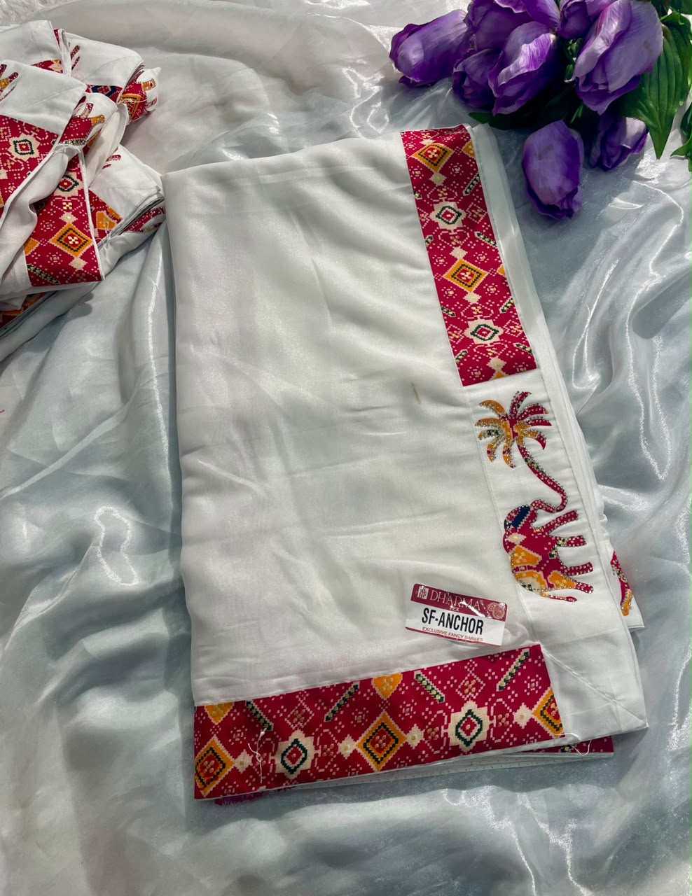 SF-ANCHOR STAR GEORGETTE FABRIC SAREE WITH BEAUTIFUL DESIGN WITH WHITE COMMON WITH GAJRAJ DESIGN WITH BANDHANI PRINT BLOUSE