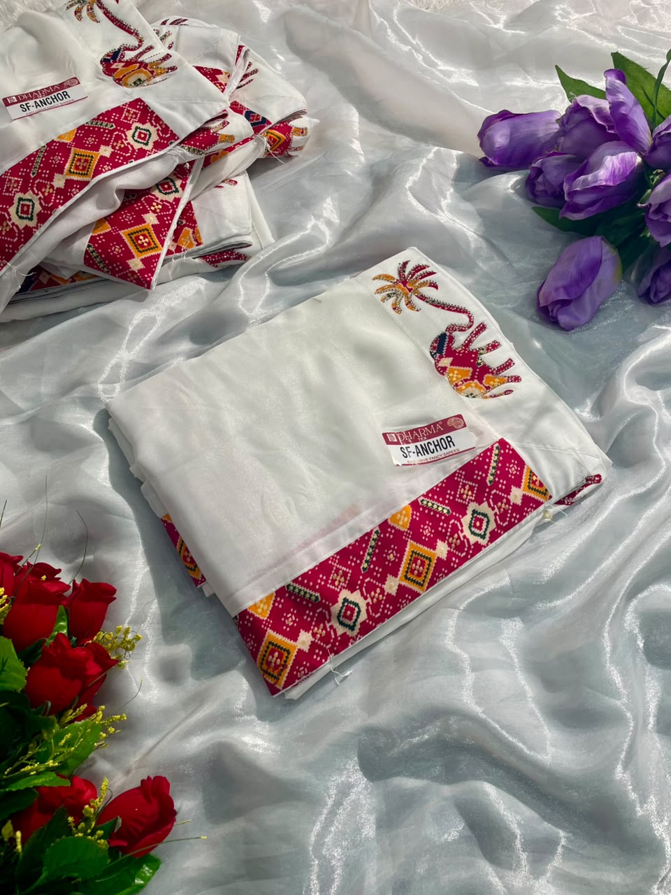 SF-ANCHOR STAR GEORGETTE FABRIC SAREE WITH BEAUTIFUL DESIGN WITH WHITE COMMON WITH GAJRAJ DESIGN WITH BANDHANI PRINT BLOUSE