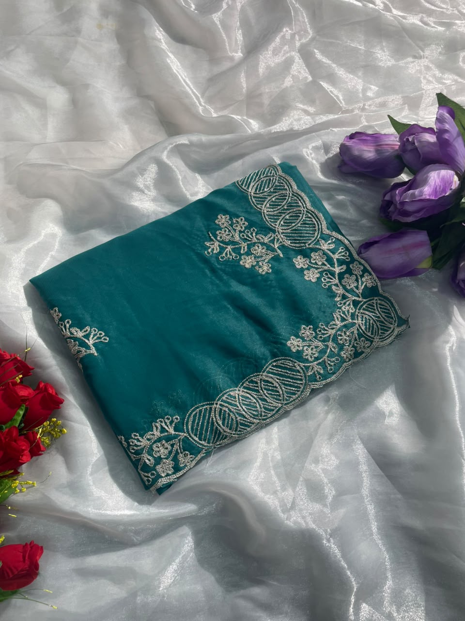 KAS-BIGBOSS STAR GEORGETTE FABRIC SAREE WITH BEAUTIFUL DESIGN WITH EMBROIDERY WORK WITH BLOUSE