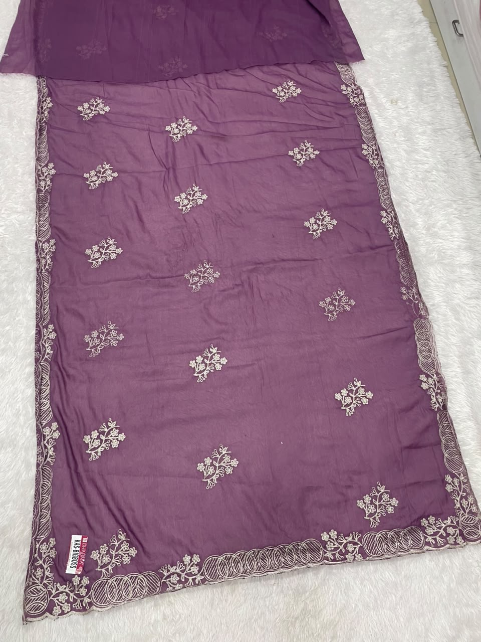 KAS-BIGBOSS STAR GEORGETTE FABRIC SAREE WITH BEAUTIFUL DESIGN WITH EMBROIDERY WORK WITH BLOUSE