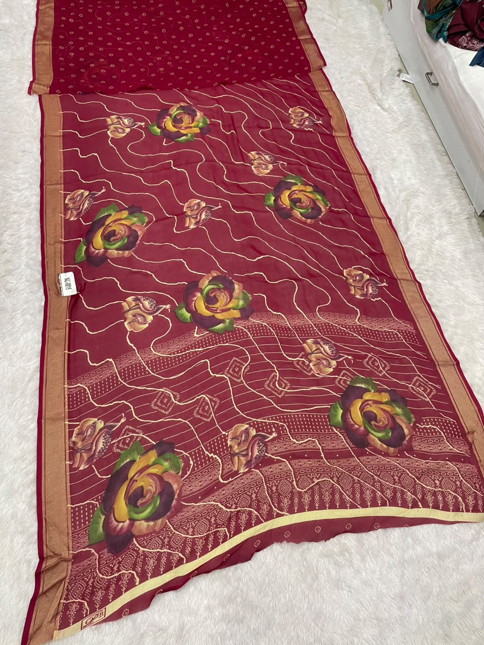 NC-0015 MARSHMALLOW JACUQARD FABRIC SAREE WITH BEAUTIFUL FLORAL DESIGN ON SAREE WITH  BLOUSE