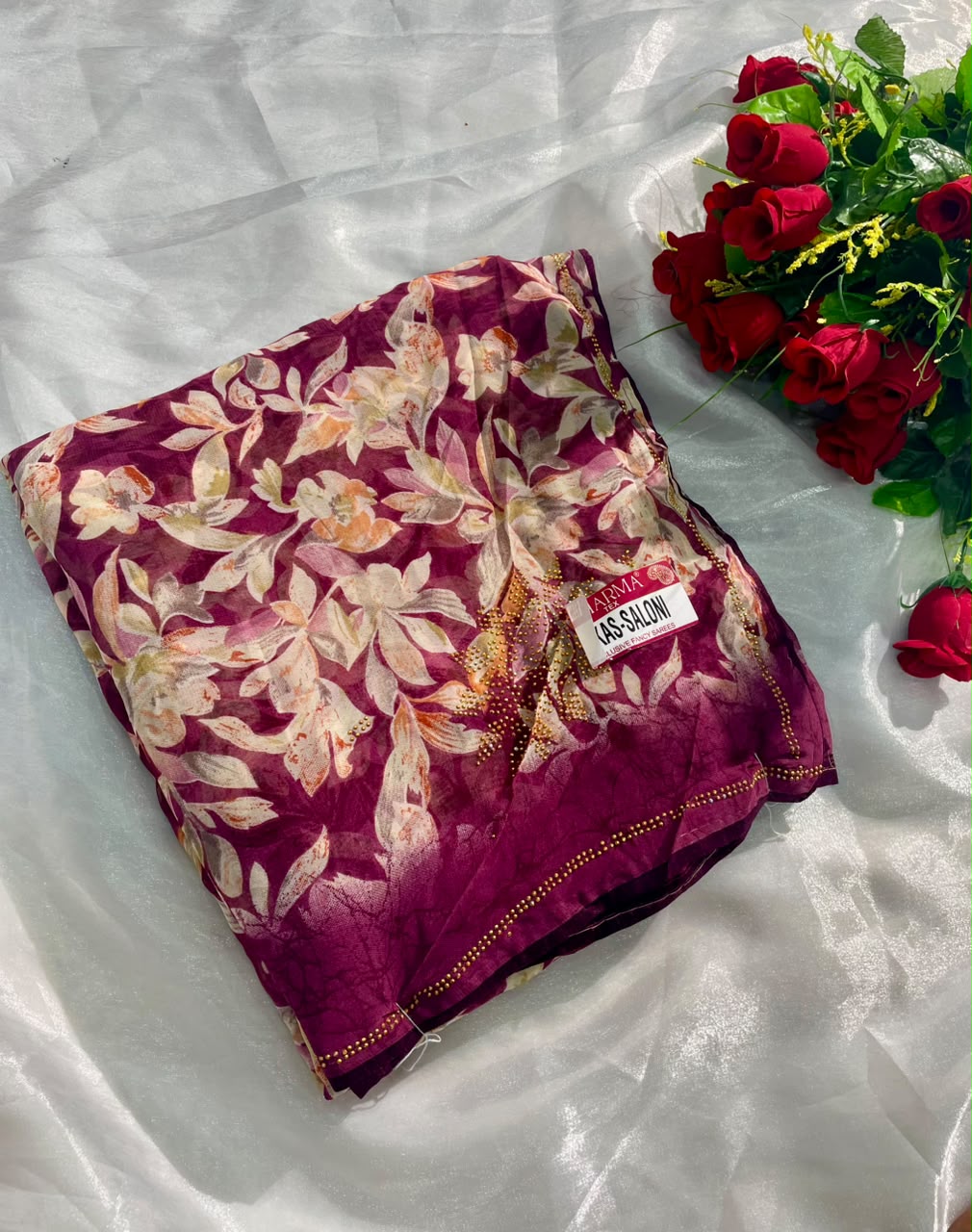 KAS-SALONI WEIGHTLESS FABRIC SAREE WITH BEAUTIFUL FLORAL DESIGN  ON SAREE WITH BEAUITFULE BLOUSE
