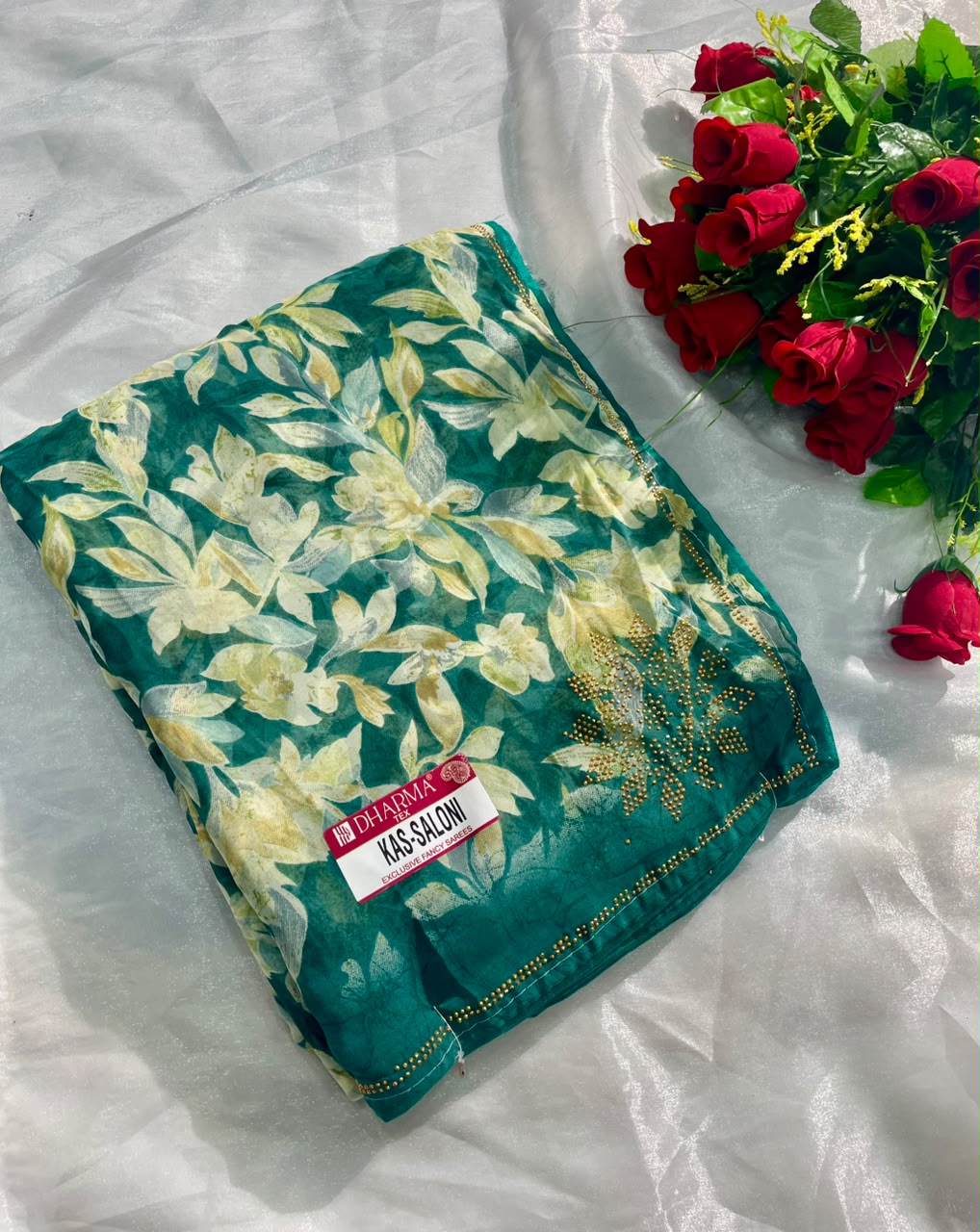 KAS-SALONI WEIGHTLESS FABRIC SAREE WITH BEAUTIFUL FLORAL DESIGN  ON SAREE WITH BEAUITFULE BLOUSE
