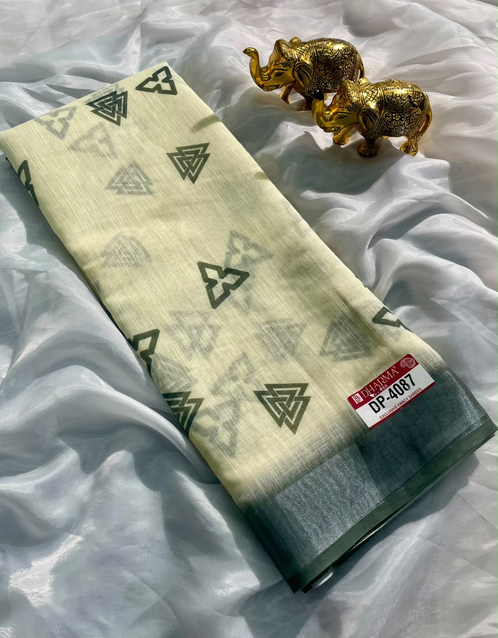 DP-4087  DULL MOSS FABRIC SAREE WITH RICH PALLU DESIGN WITH FLORAL DESIGN WITH BLOUSE