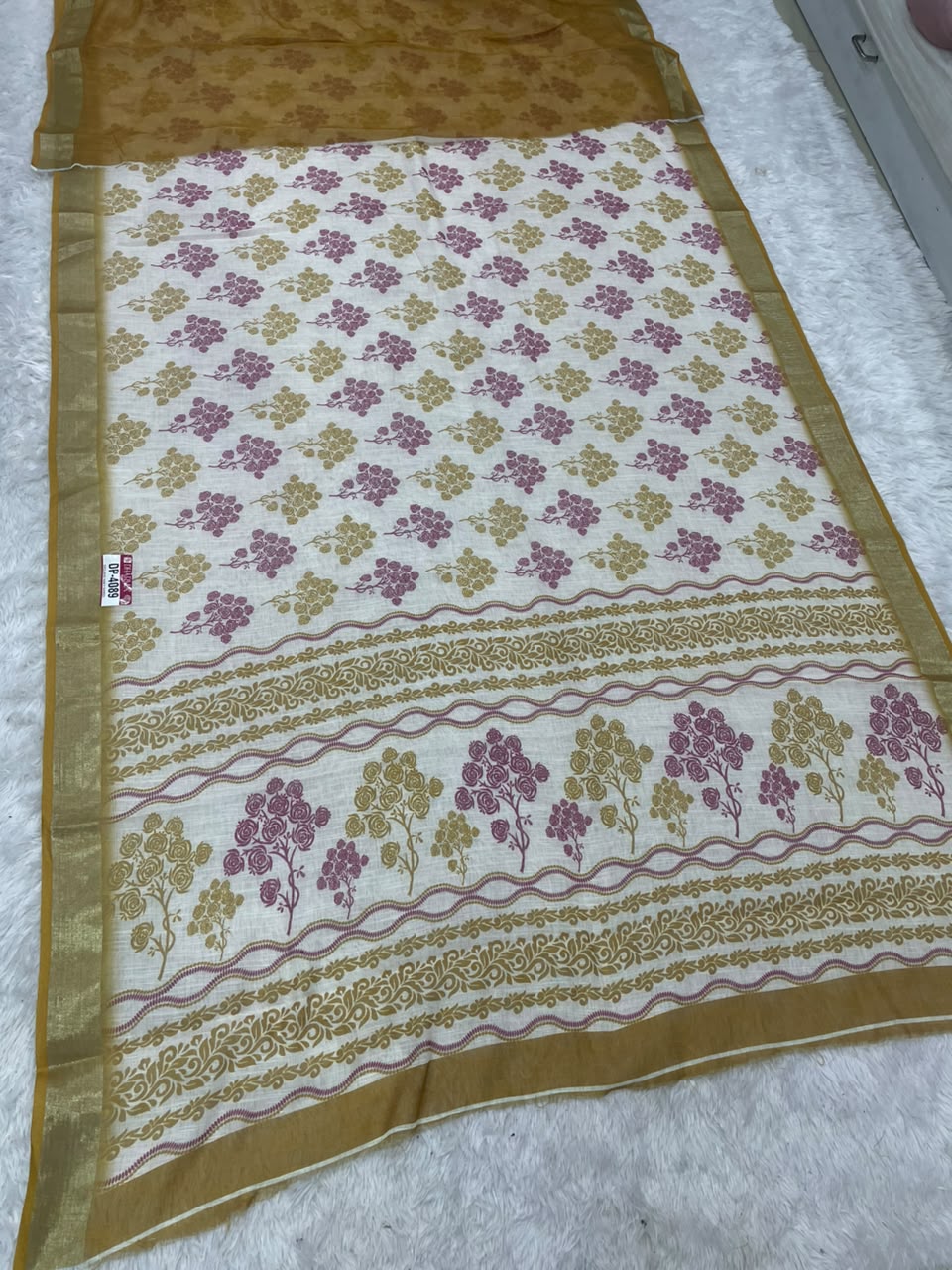 DP-4089 DULL MOSS FABRIC SAREE WITH BEAUTIFUL DESIGN WITH RICH PALLU WITH BLOUSE
