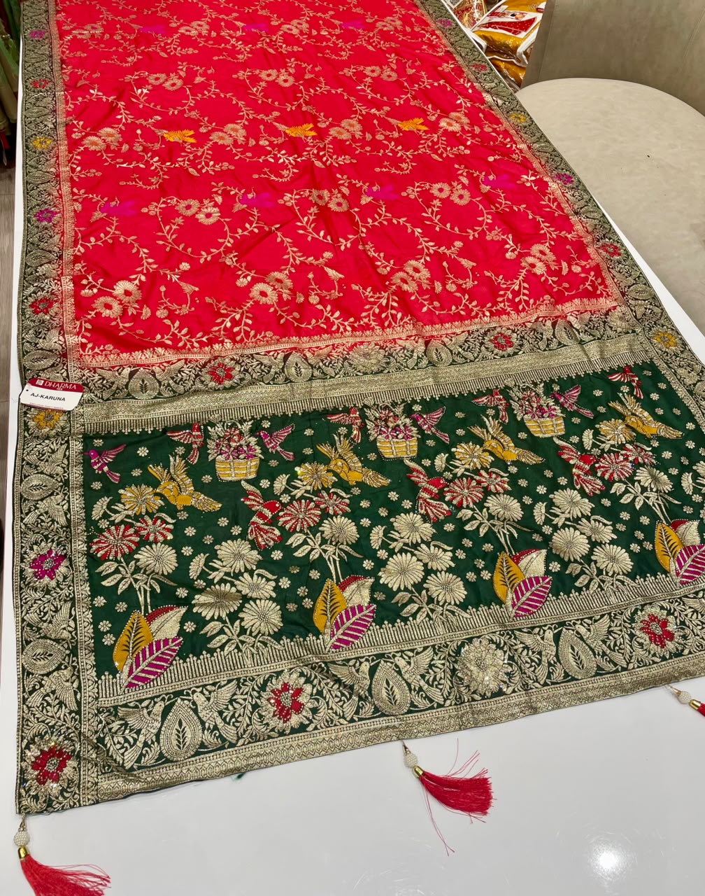 AJ-KARUNA DOLA FABRIC SAREE WITH RICH PALLU DESIGN WITH 2D DYING WITH FLORAL DESIGN ON BORDER WITH PIPING AND LATKAN WITH BLOUSE