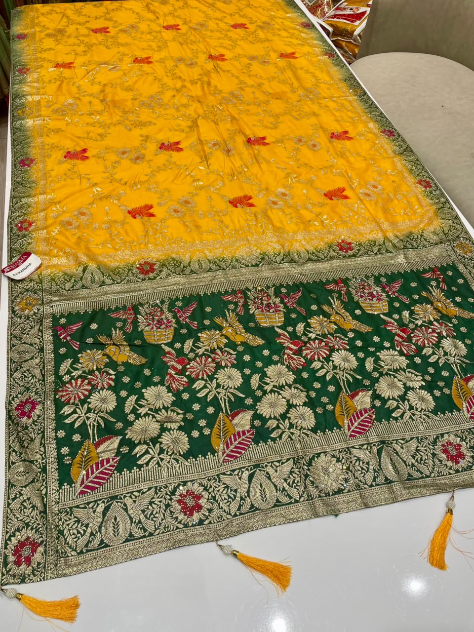 AJ-KARUNA DOLA FABRIC SAREE WITH RICH PALLU DESIGN WITH 2D DYING WITH FLORAL DESIGN ON BORDER WITH PIPING AND LATKAN WITH BLOUSE
