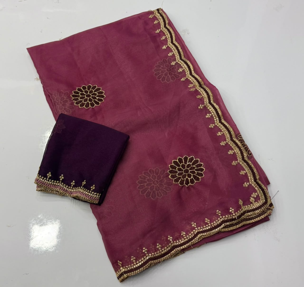 NN-2199 STAR GEORGETTE FABRIC SAREE WITH WITH BEAUTIFUL BORDER DESIGN WITH FLORAL DESIGN IN ALL OVER SAREE WITH BLOUSE