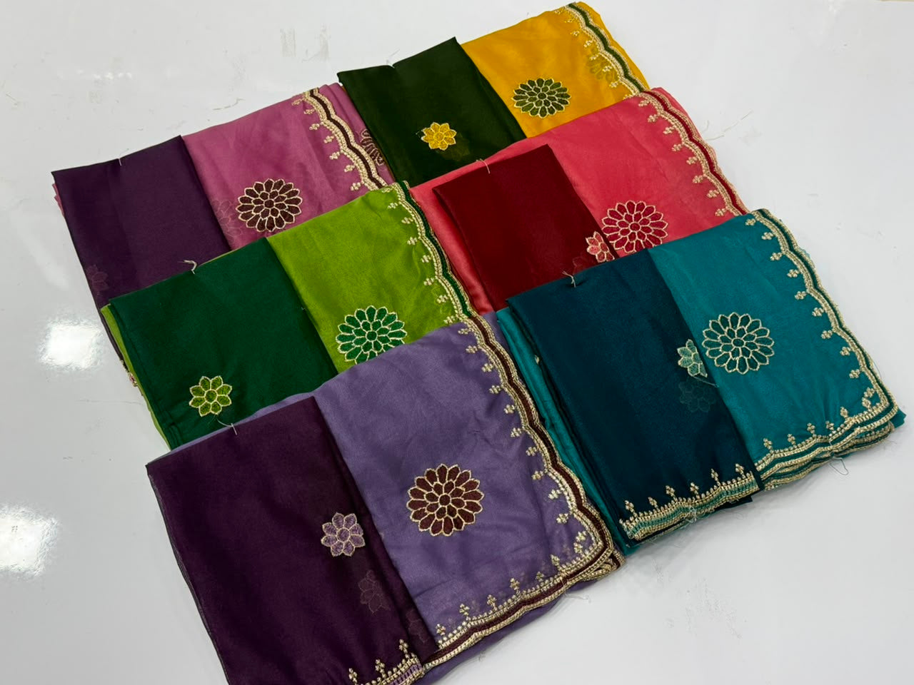 NN-2199 STAR GEORGETTE FABRIC SAREE WITH WITH BEAUTIFUL BORDER DESIGN WITH FLORAL DESIGN IN ALL OVER SAREE WITH BLOUSE