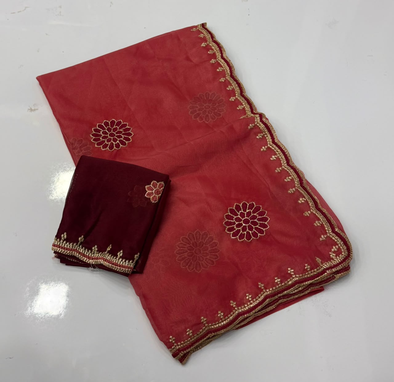 NN-2199 STAR GEORGETTE FABRIC SAREE WITH WITH BEAUTIFUL BORDER DESIGN WITH FLORAL DESIGN IN ALL OVER SAREE WITH BLOUSE