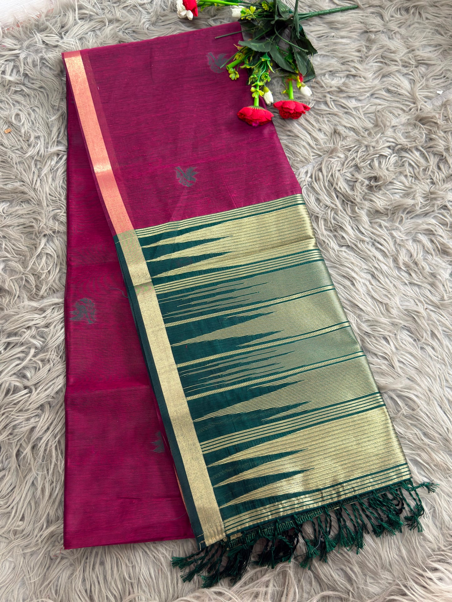 SA-5123 MAHESWARI COTTON SILK FABRIC SAREE WITH SMALL WOVEN FLORAL MOTIFS WITH ELEGANT ZARI DETAILING WITH BROAD GOLDEN ZARI BORDER