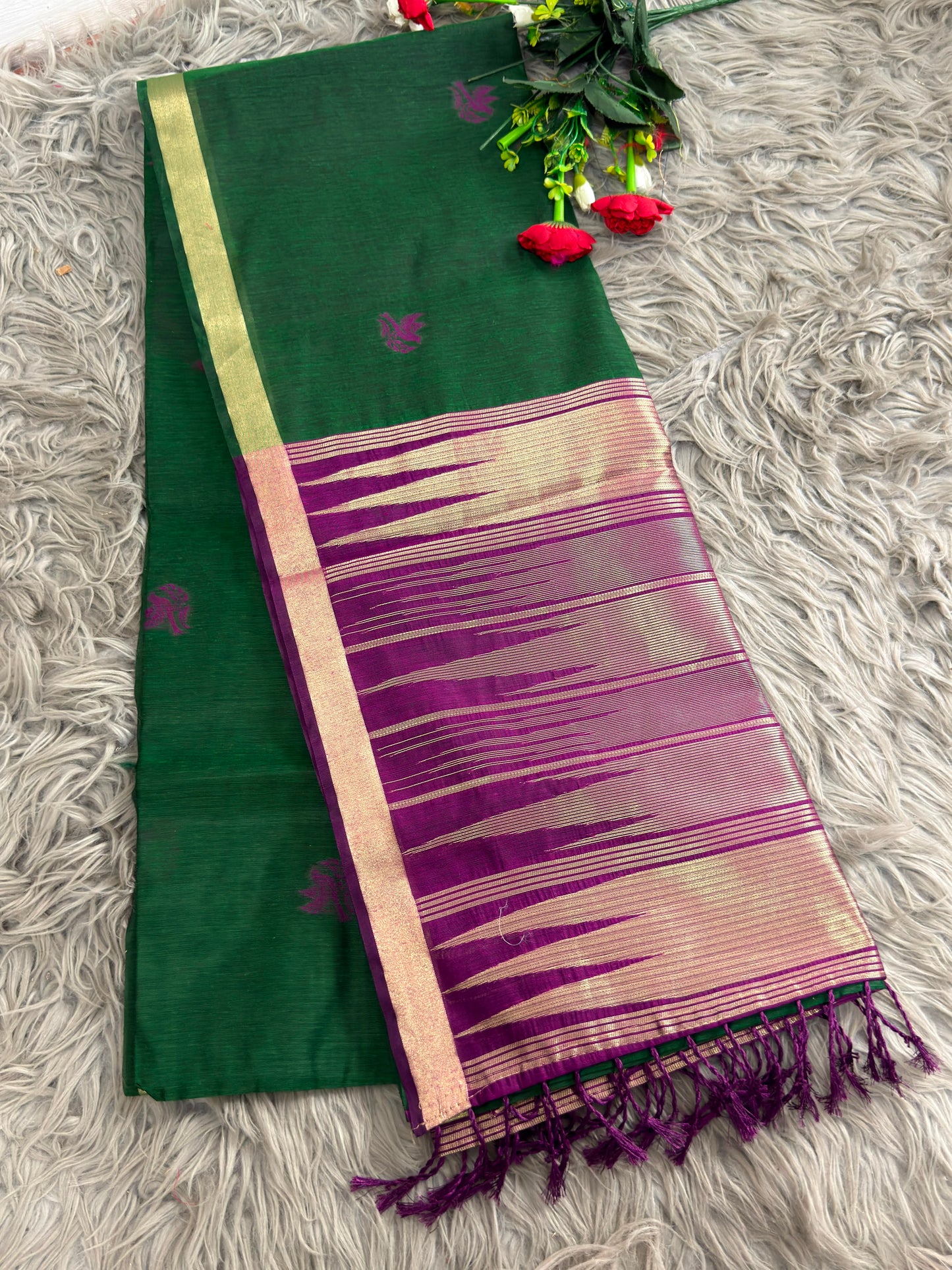 SA-5123 MAHESWARI COTTON SILK FABRIC SAREE WITH SMALL WOVEN FLORAL MOTIFS WITH ELEGANT ZARI DETAILING WITH BROAD GOLDEN ZARI BORDER