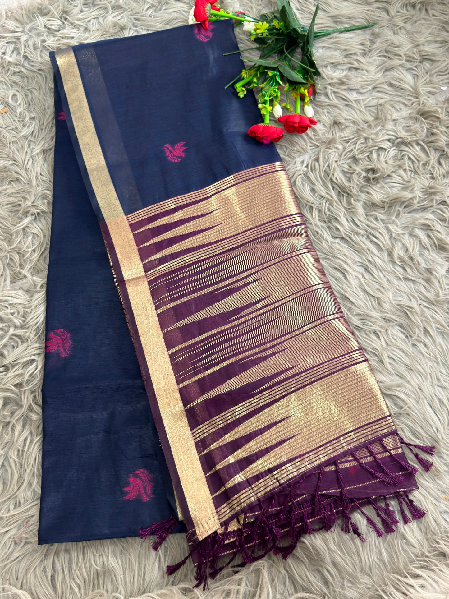 SA-5123 MAHESWARI COTTON SILK FABRIC SAREE WITH SMALL WOVEN FLORAL MOTIFS WITH ELEGANT ZARI DETAILING WITH BROAD GOLDEN ZARI BORDER