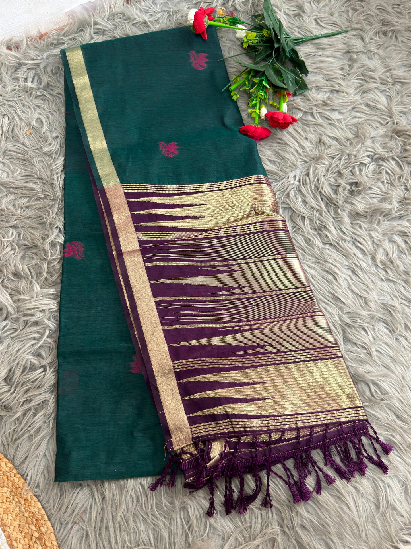 SA-5123 MAHESWARI COTTON SILK FABRIC SAREE WITH SMALL WOVEN FLORAL MOTIFS WITH ELEGANT ZARI DETAILING WITH BROAD GOLDEN ZARI BORDER