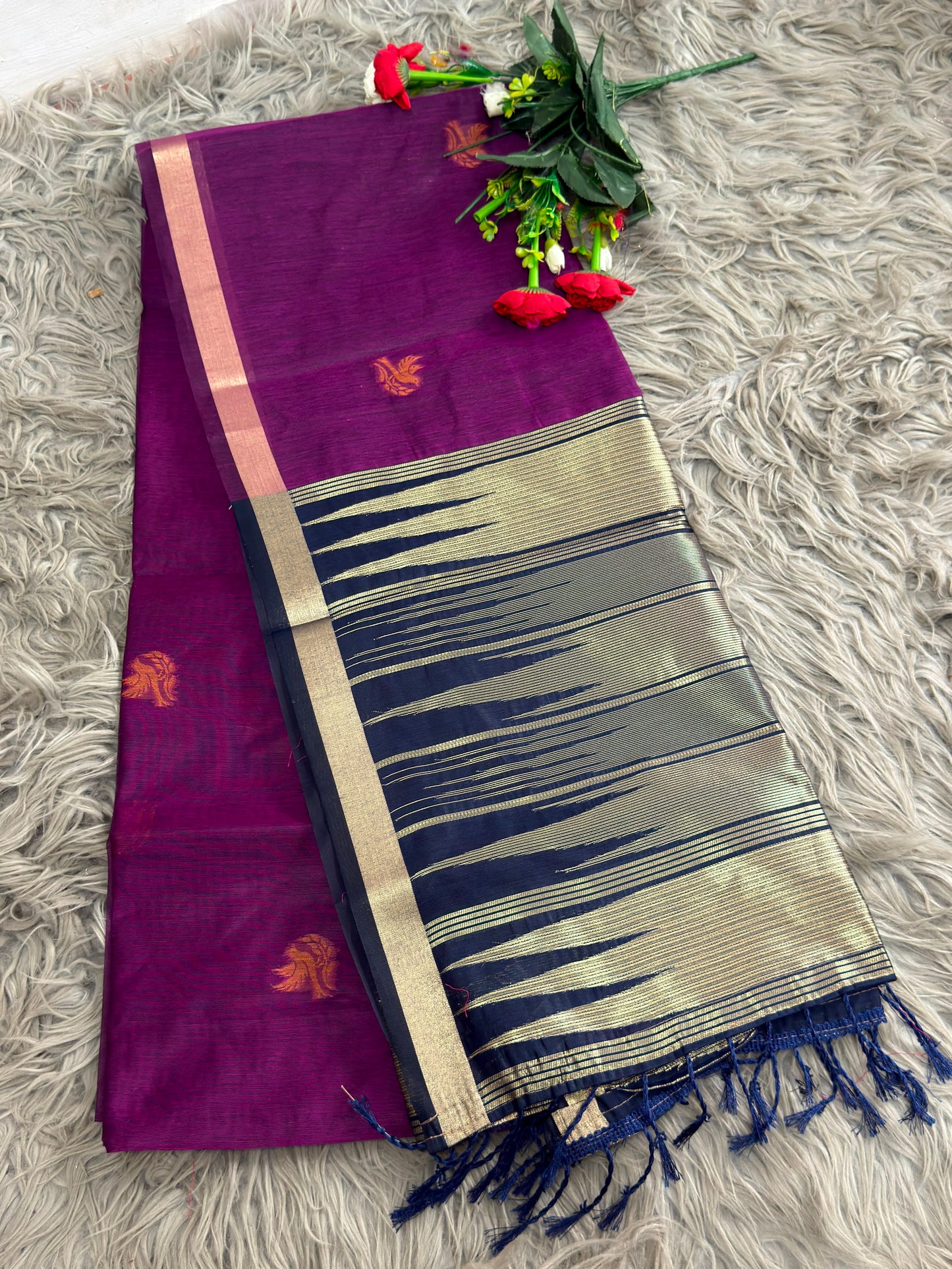 SA-5123 MAHESWARI COTTON SILK FABRIC SAREE WITH SMALL WOVEN FLORAL MOTIFS WITH ELEGANT ZARI DETAILING WITH BROAD GOLDEN ZARI BORDER