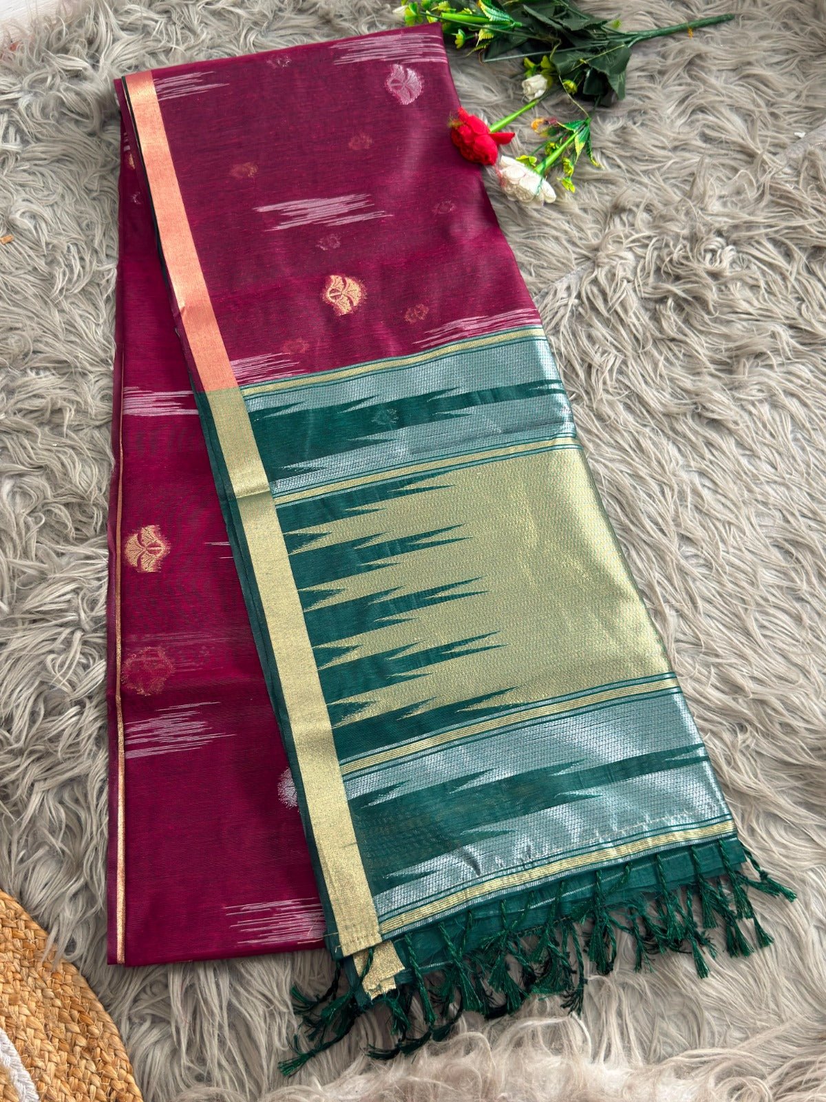 SA-5122   SUPER TRENDING MAHESHWARI COTTON SILK SAREES WITH IKKAT PALLU WITH HAND WOVEN TASSELS ON PALLU WITH CONTRAST BLOUSE AND SIMPLE RICH ELEGANT MAHESHWARI ZARI BORDER ALL OVER THE SAREE